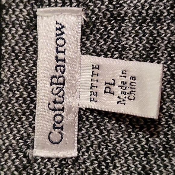 Cute checkered pattern cardi, very good condition. - Picture 2 of 7